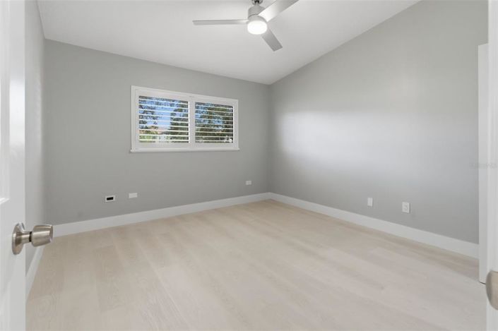 Image No.19-3 Bed Townhouse for sale