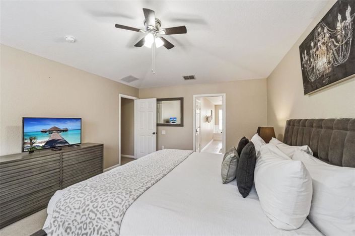 Image No.18-6 Bed House for sale