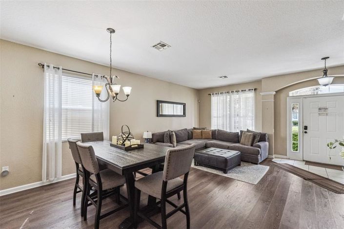 Image No.5-6 Bed House for sale