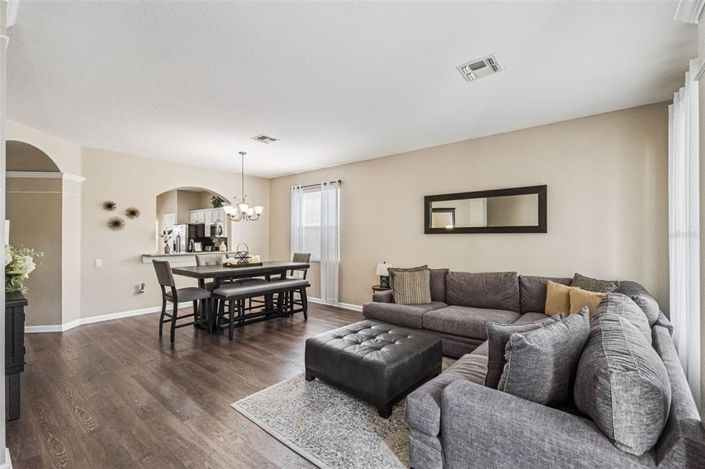 Image No.6-6 Bed House for sale