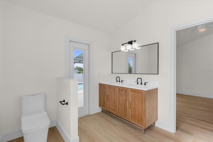 Image No.13-3 Bed House for sale