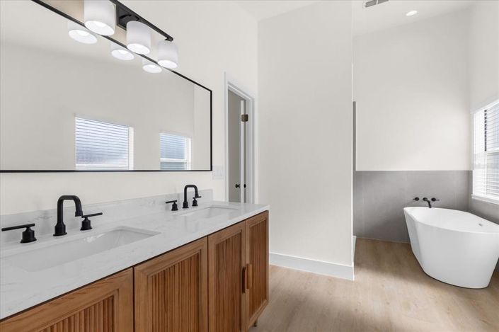 Image No.14-3 Bed House for sale