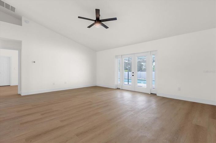 Image No.9-3 Bed House for sale