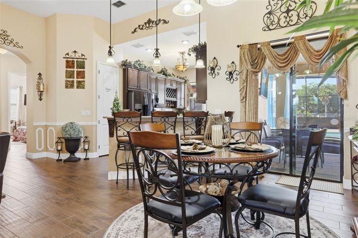 Image No.16-6 Bed House for sale