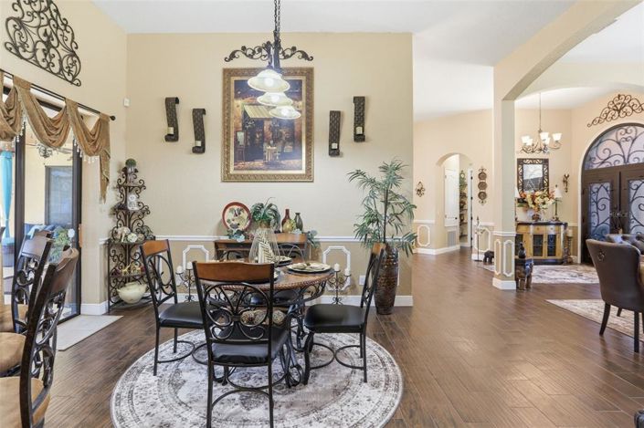 Image No.17-6 Bed House for sale