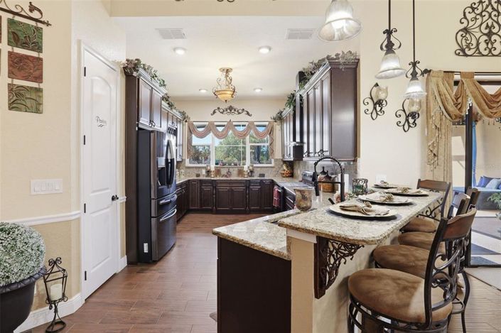 Image No.19-6 Bed House for sale