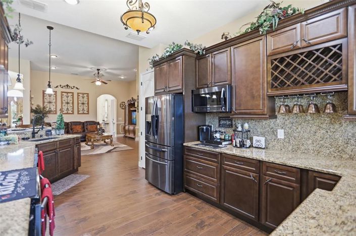 Image No.21-6 Bed House for sale