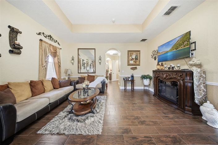 Image No.32-6 Bed House for sale