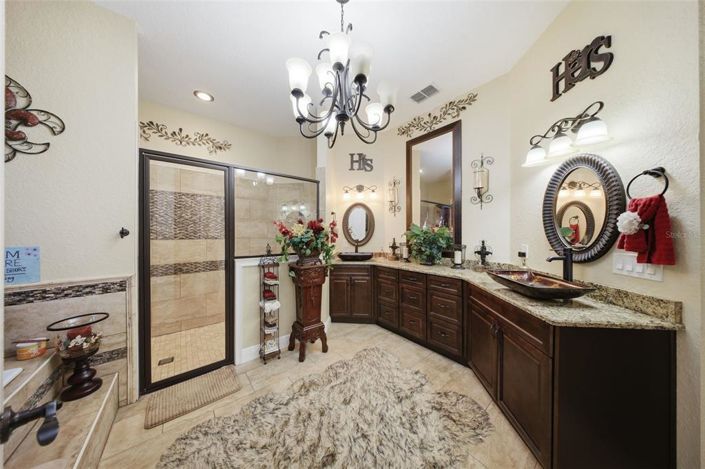 Image No.37-6 Bed House for sale