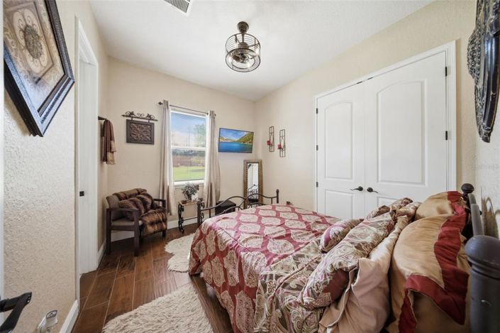 Image No.46-6 Bed House for sale