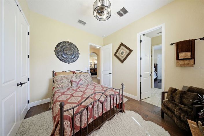 Image No.47-6 Bed House for sale