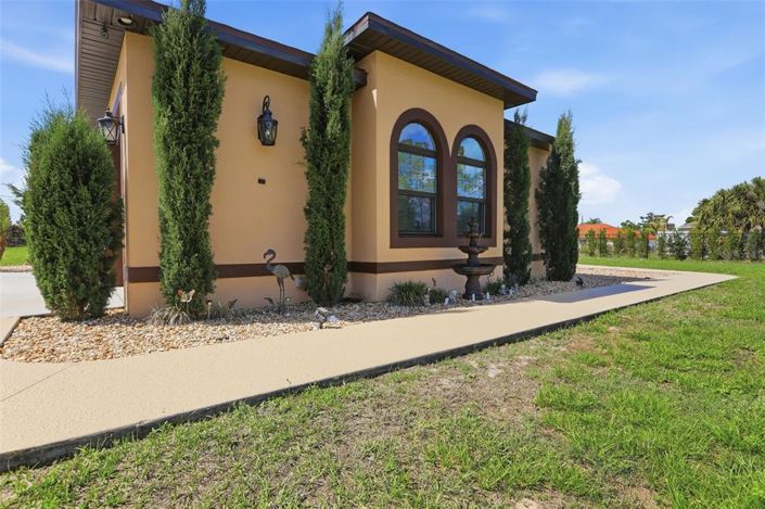 Image No.6-6 Bed House for sale