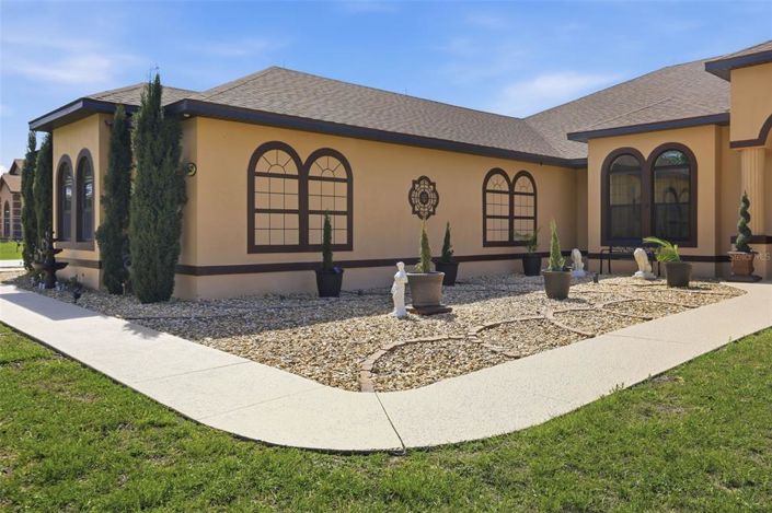 Image No.7-6 Bed House for sale