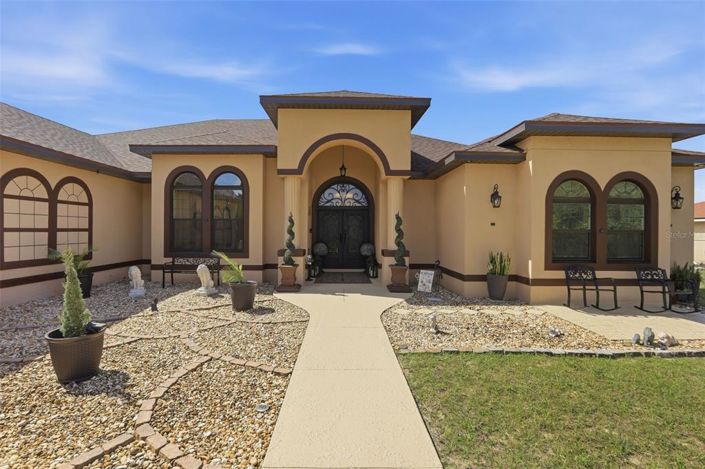 Image No.8-6 Bed House for sale