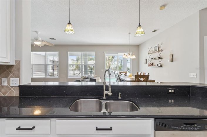 Image No.15-3 Bed House for sale