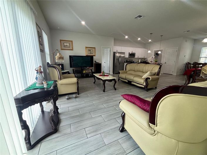 Image No.12-4 Bed House for sale