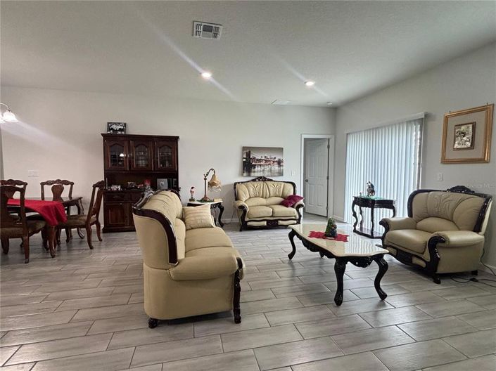 Image No.13-4 Bed House for sale