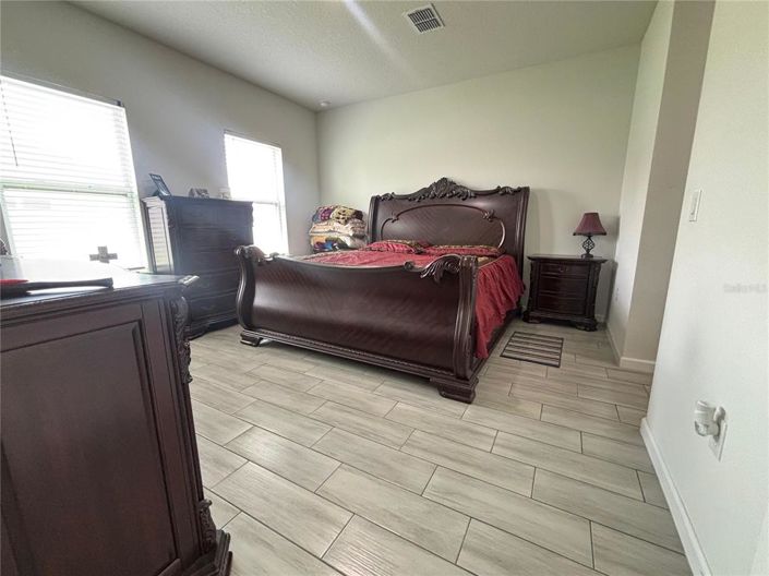 Image No.15-4 Bed House for sale