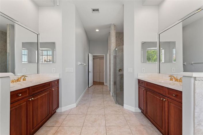 Image No.57-5 Bed House for sale