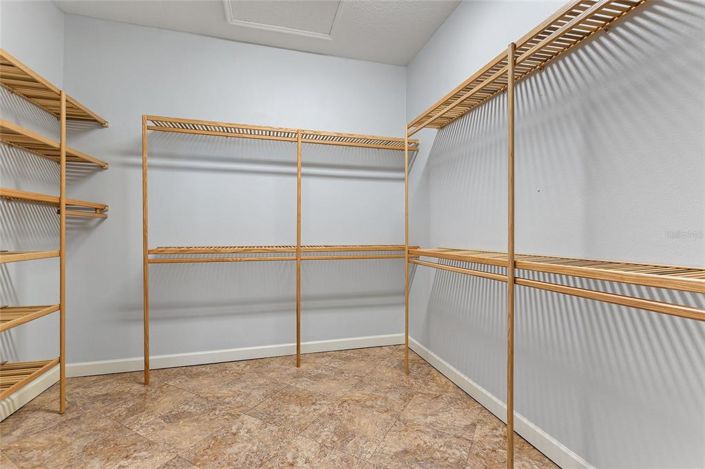 Image No.58-5 Bed House for sale