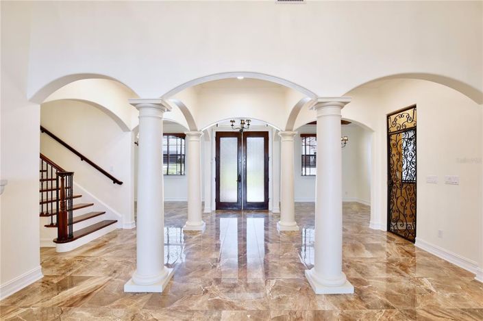 Image No.12-4 Bed House for sale