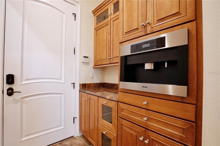 Image No.25-4 Bed House for sale