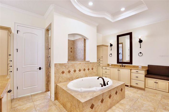 Image No.32-4 Bed House for sale