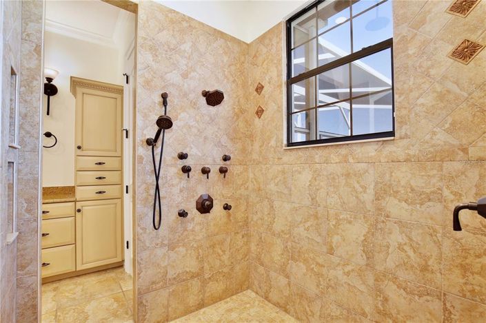 Image No.37-4 Bed House for sale