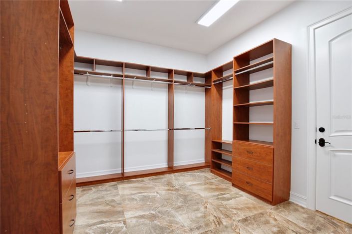 Image No.38-4 Bed House for sale