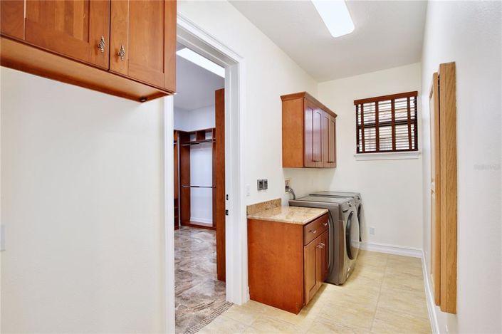 Image No.40-4 Bed House for sale