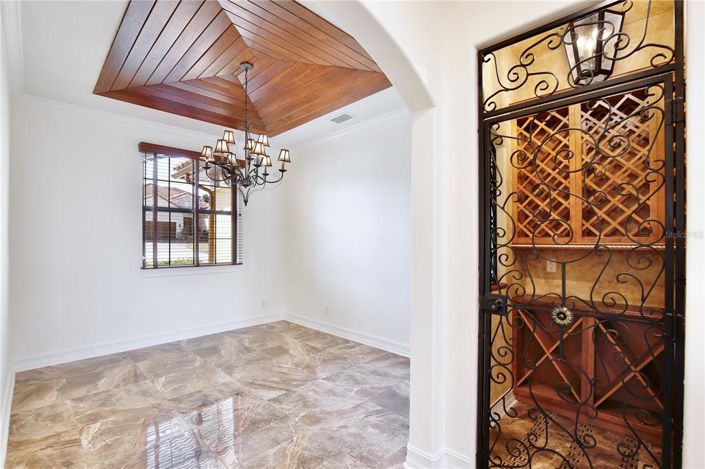 Image No.9-4 Bed House for sale