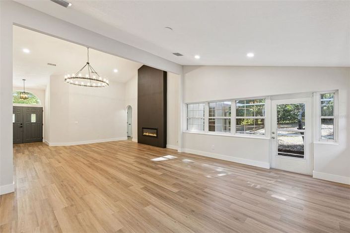 Image No.10-4 Bed House for sale