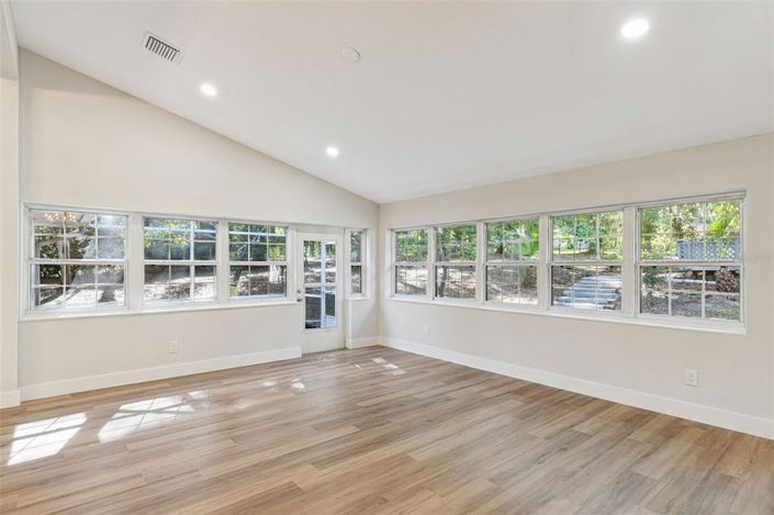 Image No.11-4 Bed House for sale