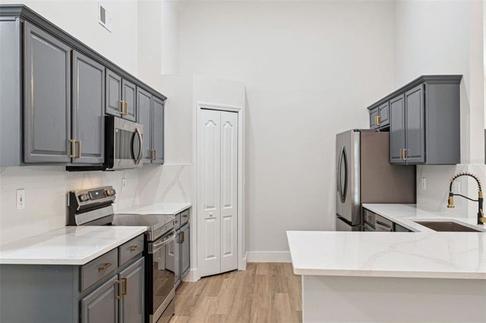 Image No.17-4 Bed House for sale