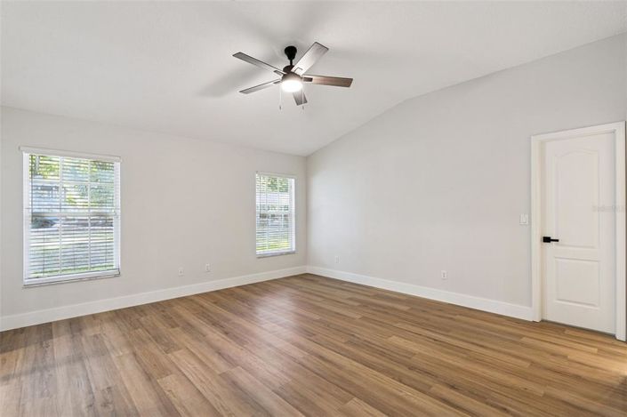 Image No.20-4 Bed House for sale