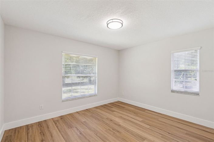 Image No.30-4 Bed House for sale