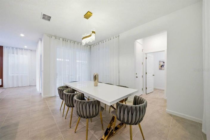 Image No.10-6 Bed House for sale