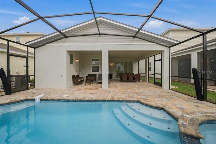 Image No.17-6 Bed House for sale