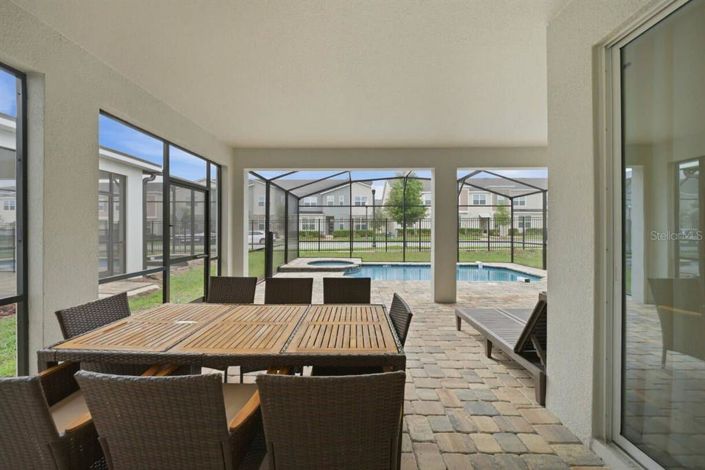 Image No.19-6 Bed House for sale