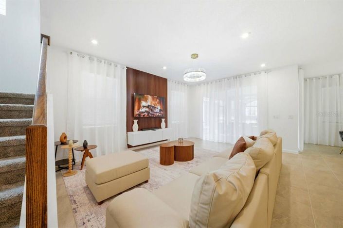 Image No.3-6 Bed House for sale