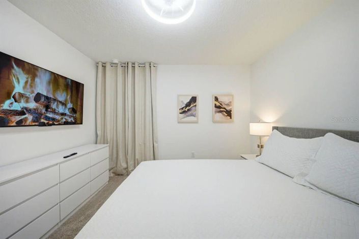 Image No.36-6 Bed House for sale