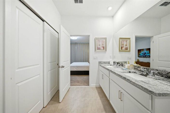 Image No.54-6 Bed House for sale