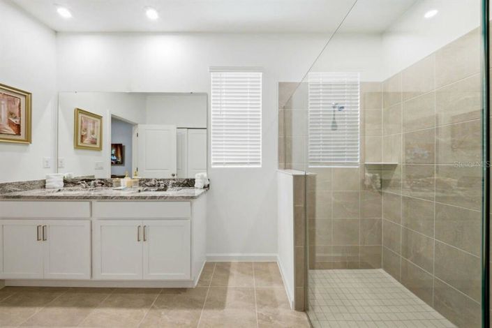 Image No.56-6 Bed House for sale