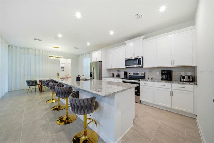 Image No.7-6 Bed House for sale