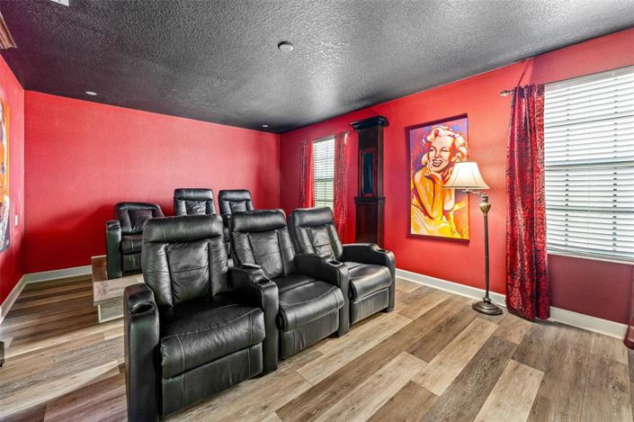 Image No.26-8 Bed House for sale