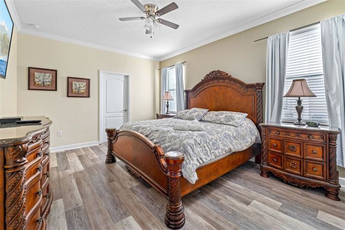 Image No.31-8 Bed House for sale