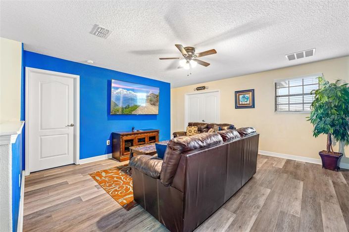 Image No.39-8 Bed House for sale