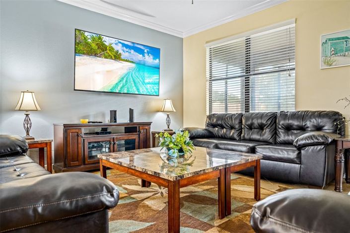 Image No.9-8 Bed House for sale