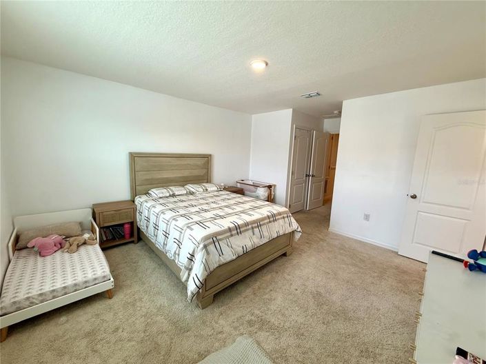 Image No.20-3 Bed Townhouse for sale