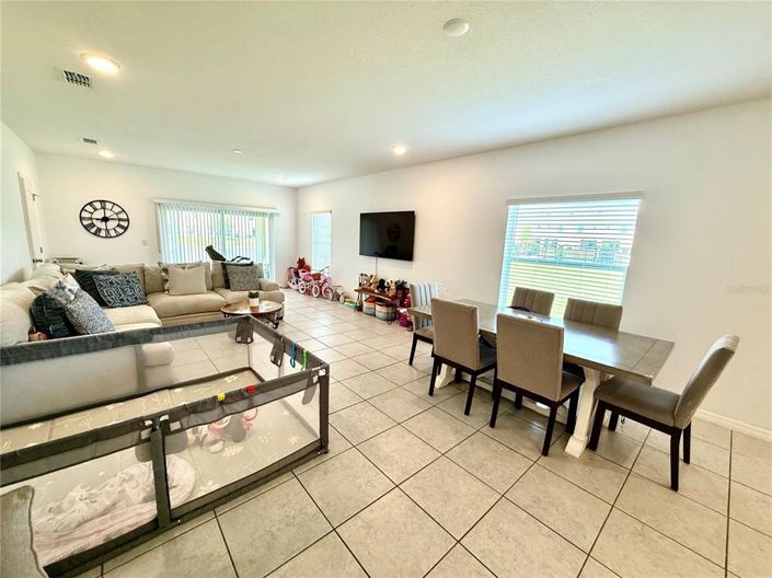 Image No.8-3 Bed Townhouse for sale